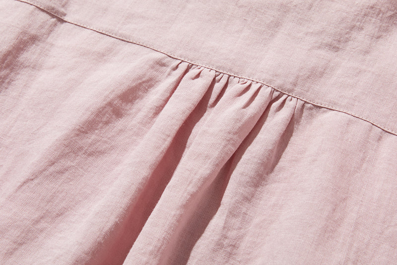 採用優質亞麻布料製成的襯衫，具有自然紋理四分之三袖襯衫 240503。