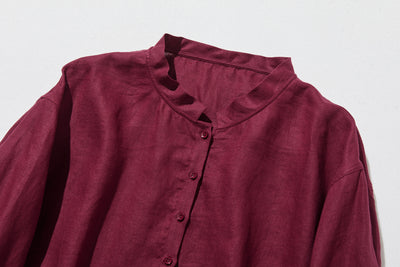 シーンを選ばず、さまざまなコーディネートの主役になるリネンブラウス 長袖ブラウス　250921