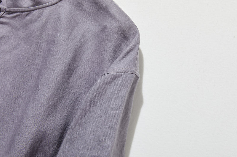 シーンを選ばず、さまざまなコーディネートの主役になるリネンブラウス 長袖ブラウス　250921