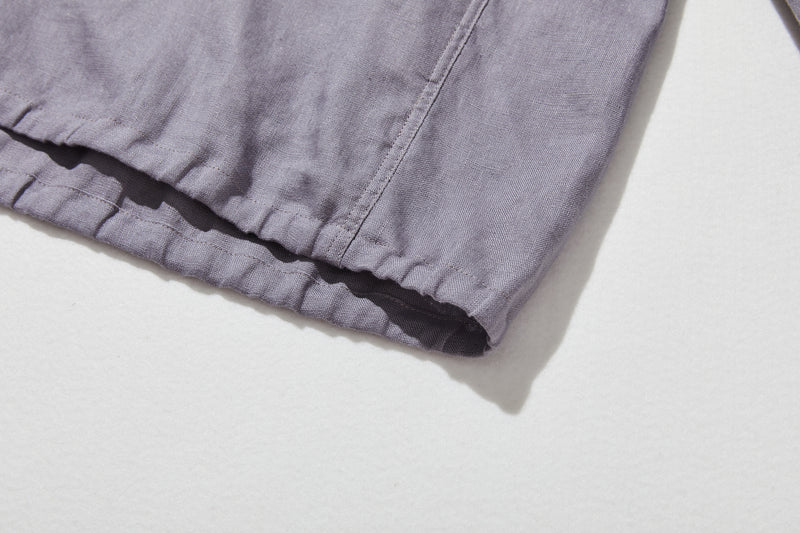 シーンを選ばず、さまざまなコーディネートの主役になるリネンブラウス 長袖ブラウス　250921