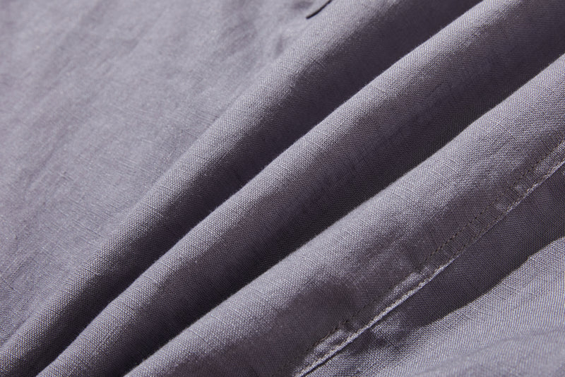 シーンを選ばず、さまざまなコーディネートの主役になるリネンブラウス 長袖ブラウス　250921