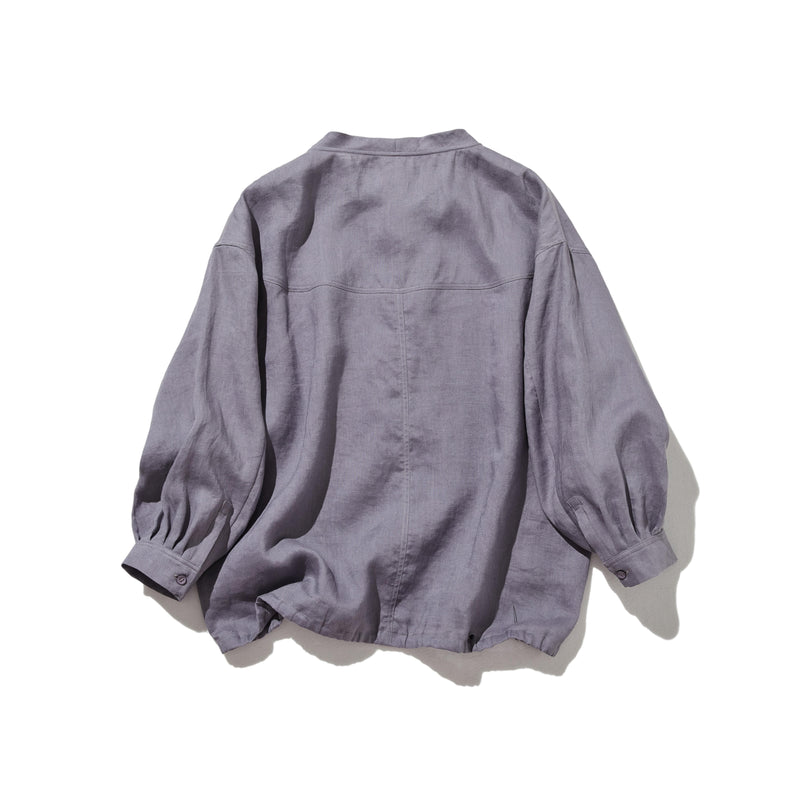 シーンを選ばず、さまざまなコーディネートの主役になるリネンブラウス 長袖ブラウス　250921