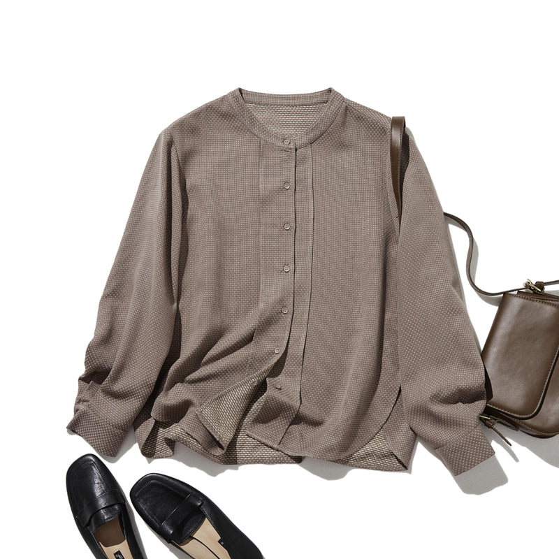 立体シルエットが美しい、ドット織りシャツブラウス　 長袖ブラウス　250919-1