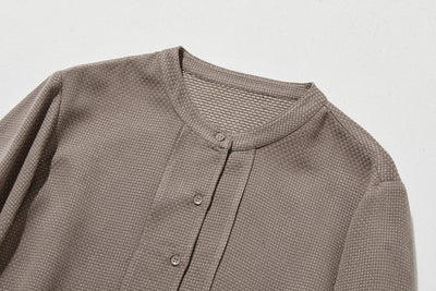 立体シルエットが美しい、ドット織りシャツブラウス　 長袖ブラウス　250919-1