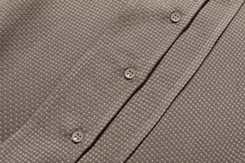 立体シルエットが美しい、ドット織りシャツブラウス　 長袖ブラウス　250919-1