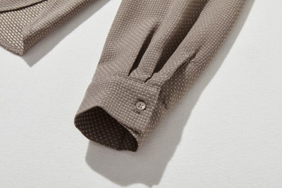 立体シルエットが美しい、ドット織りシャツブラウス　 長袖ブラウス　250919-1