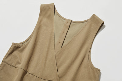 合わせるトップスで印象変化も楽しめるトレンドのサロペット　250214