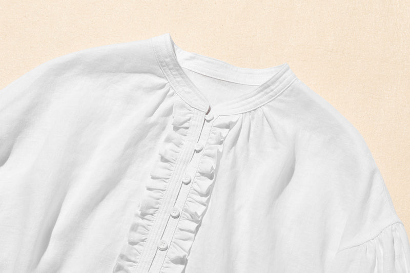 フロントフリルが可愛い フランチリネン100％　シャツブラウス 250913