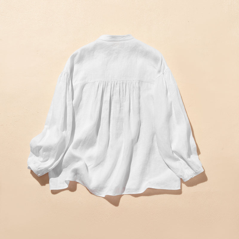 フロントフリルが可愛い フランチリネン100％　シャツブラウス 250913