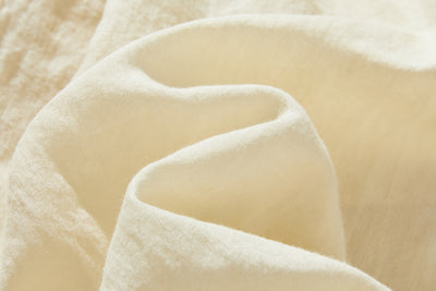 思わず目を引く　ロングワンピース　レース付き　リネン100％　　240325