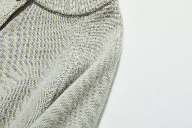 簡約設計，可長期穿著 羊毛開襟衫 100% 羊毛 241029