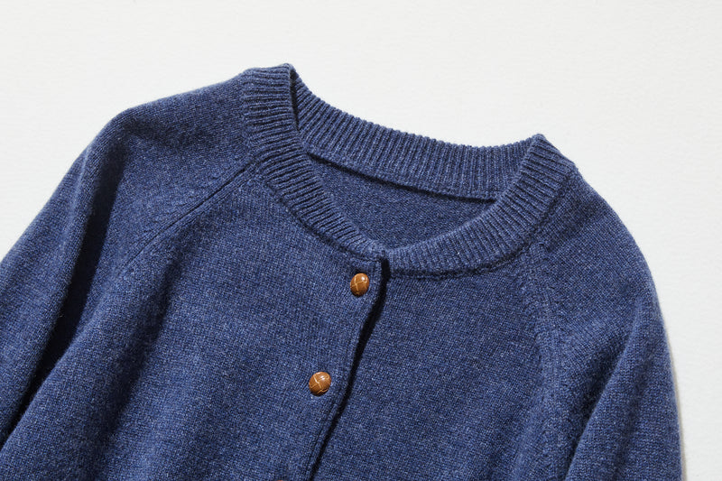 簡約設計，可長期穿著 羊毛開襟衫 100% 羊毛 241029