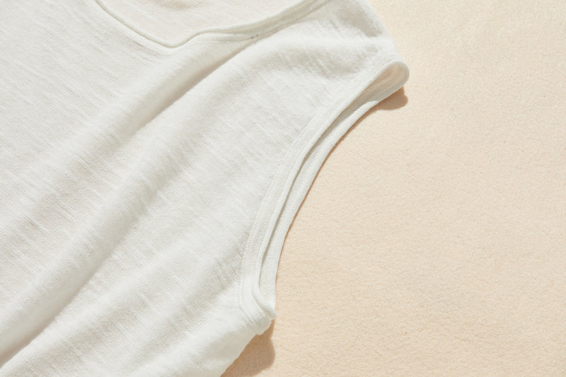 毎日、心地よく着られる実力派タンクトップ　コットンリネントップス    240702