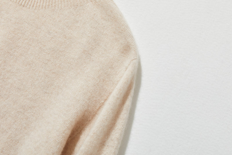 柔軟纖維帶來的極致舒適 100% 羊絨瓶頸 240909