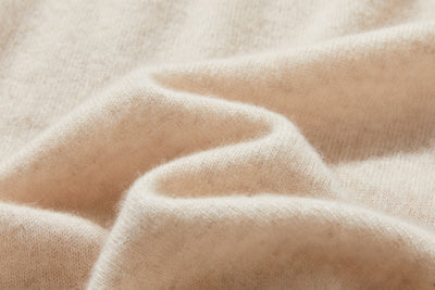 柔軟纖維帶來的極致舒適 100% 羊絨瓶頸 240909