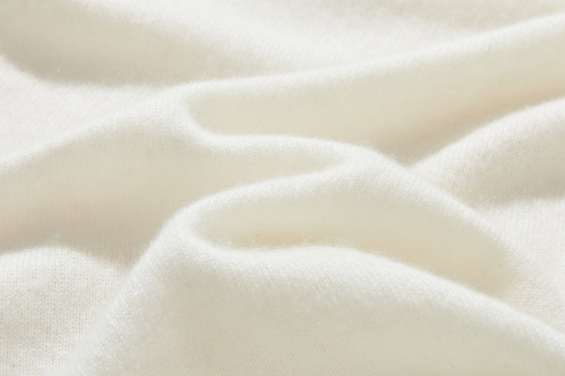 柔軟纖維帶來的極致舒適 100% 羊絨瓶頸 240909