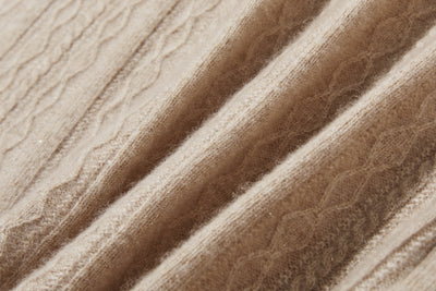 冬の定番に、立体アラン模様の美しい一品　カシミヤとウールのハイネックニット　セーター　251122