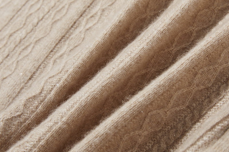 冬の定番に、立体アラン模様の美しい一品　カシミヤとウールのハイネックニット　セーター　251122