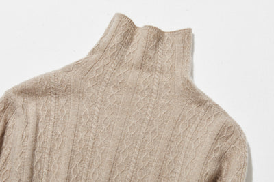 冬の定番に、立体アラン模様の美しい一品　カシミヤとウールのハイネックニット　セーター　251122