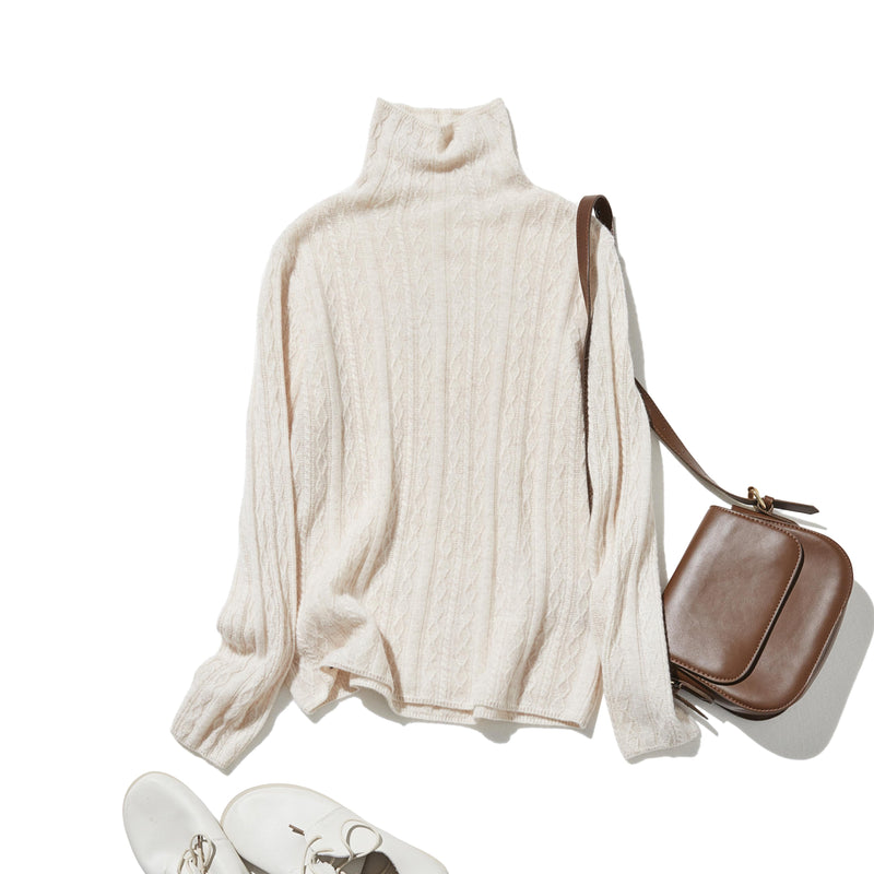 冬の定番に、立体アラン模様の美しい一品　カシミヤとウールのハイネックニット　セーター　251122