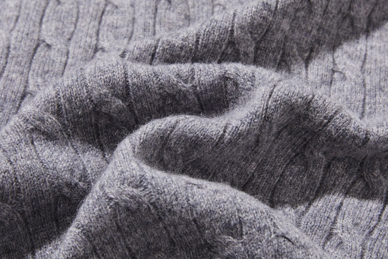 時代を超えて愛されるケーブル編みカーディガン　ウール100％カーディガン ウールニット　251121