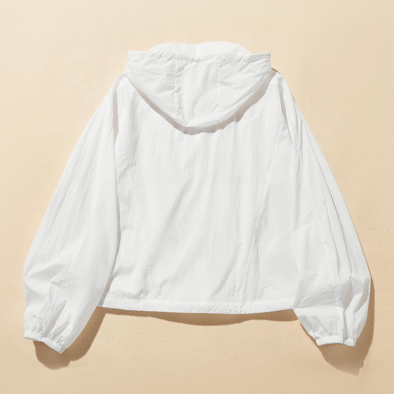 功能性強的防紫外線連帽衫，採用防紫外線和透氣冷卻材料。