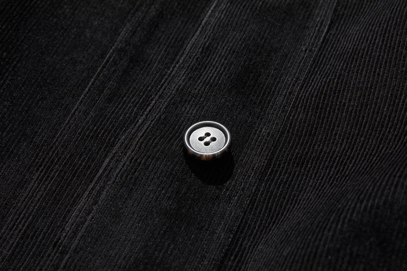 適合各種季節的燈芯絨夾克。 