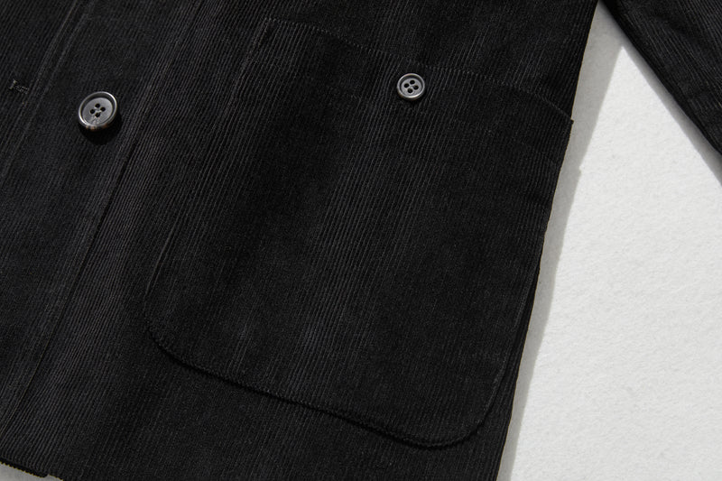 適合各種季節的燈芯絨夾克。 