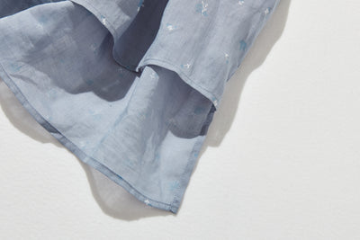 夏の定番！エアリー麻のブラウス　小花プリント　超ゆったりシルエット　250801