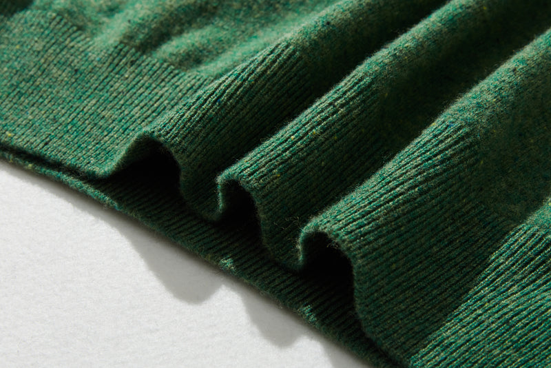 採用高規格精加工，外觀整齊 羊毛針織 羊毛衫 241004