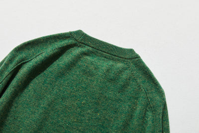 採用高規格精加工，外觀整齊 羊毛針織 羊毛衫 241004