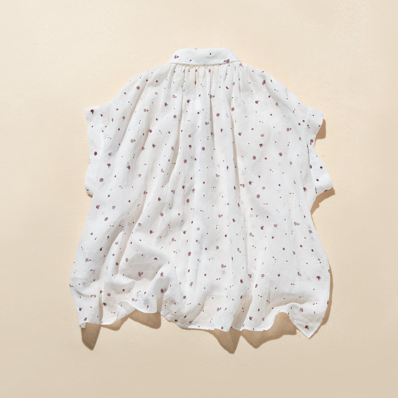 夏の定番！エアリー麻のブラウス　小花プリント　超ゆったりシルエット　250801