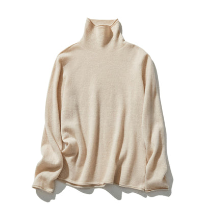 The ultimate comfort born from soft fibers. 100% cashmere high-neck knit 231109