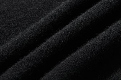 The ultimate comfort born from soft fibers. 100% cashmere high-neck knit 231109