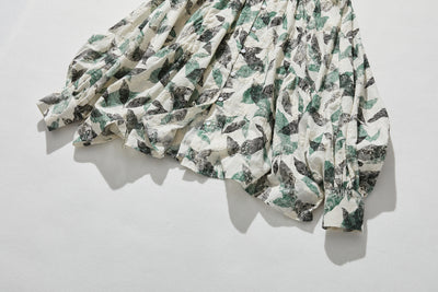 隨性穿著也能展現優雅氣質的長袖刺繡襯衫 240507