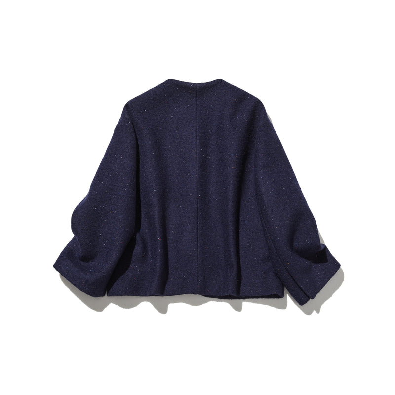 上品な印象のウールジャケット　ショートアウター 裏地付き　241103