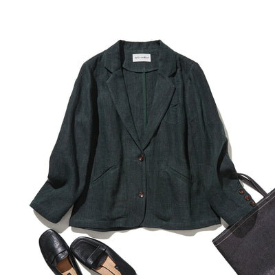 A 100% linen tailored jacket that's a great addition to your wardrobe. Outerwear 251005