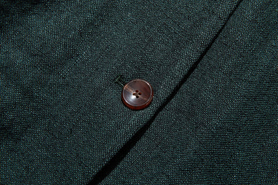 A 100% linen tailored jacket that's a great addition to your wardrobe. Outerwear 251005