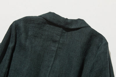 A 100% linen tailored jacket that's a great addition to your wardrobe. Outerwear 251005