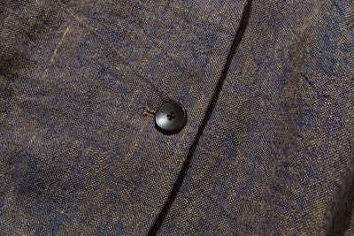 A 100% linen tailored jacket that's a great addition to your wardrobe. Outerwear 251005