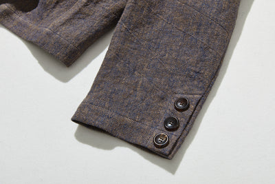 A 100% linen tailored jacket that's a great addition to your wardrobe. Outerwear 251005