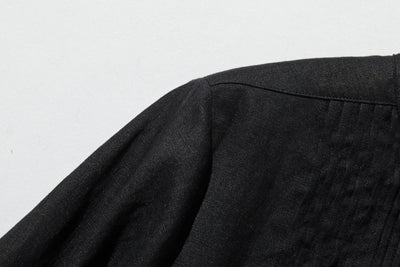 上品な佇まいと、心地よい着心地を兼ね備えた一枚　ピンタックシャツ　リネンシャツブラウス　251007