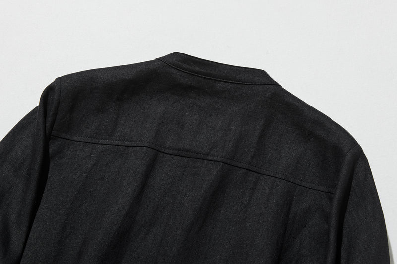 上品な佇まいと、心地よい着心地を兼ね備えた一枚　ピンタックシャツ　リネンシャツブラウス　251007