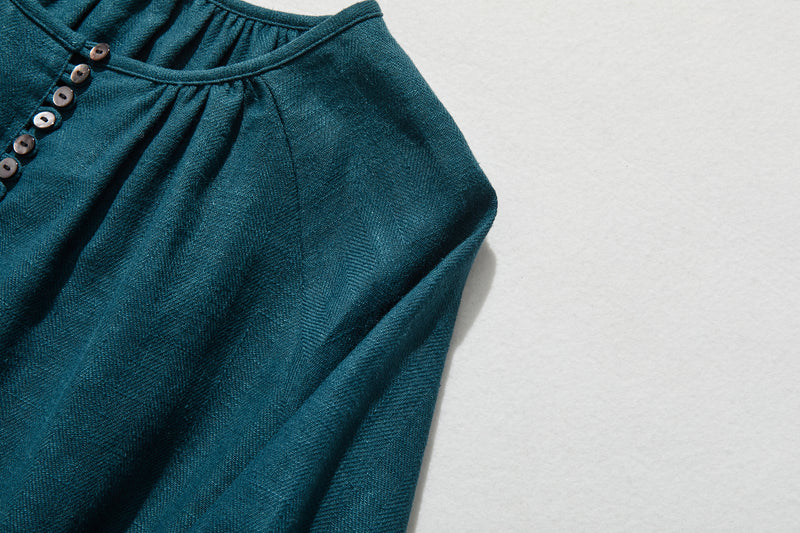 A cotton linen blouse with a captivating natural texture 240312