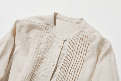 上品な佇まいと、心地よい着心地を兼ね備えた一枚　ピンタックシャツ　リネンシャツブラウス　251007