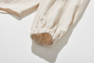 上品な佇まいと、心地よい着心地を兼ね備えた一枚　ピンタックシャツ　リネンシャツブラウス　251007