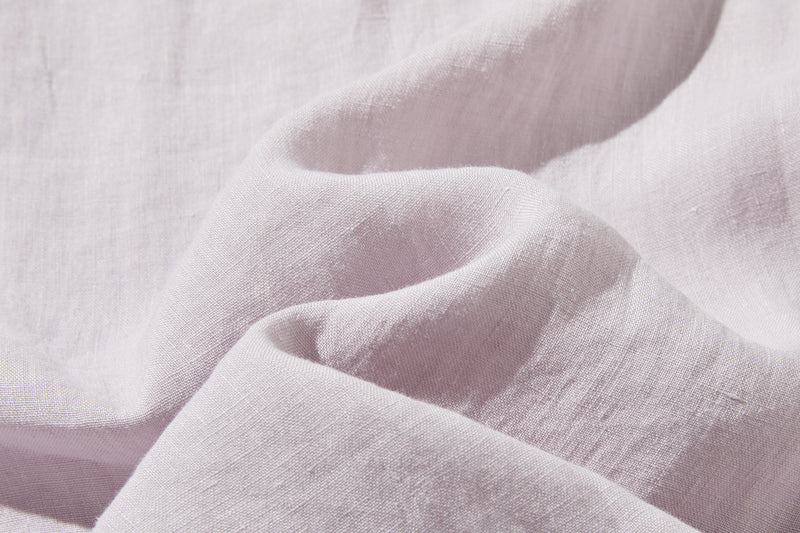 上品な佇まいと、心地よい着心地を兼ね備えた一枚　ピンタックシャツ　リネンシャツブラウス　251007