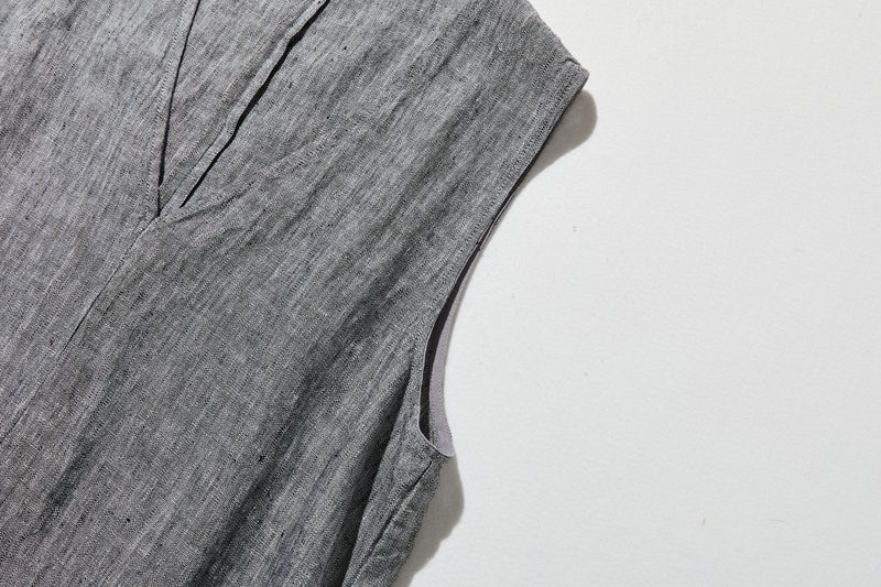 【季節を超えて愛される】リネンワンピース　フランスリネン　Vネックノースリーブマキシ丈ワンピース　250612