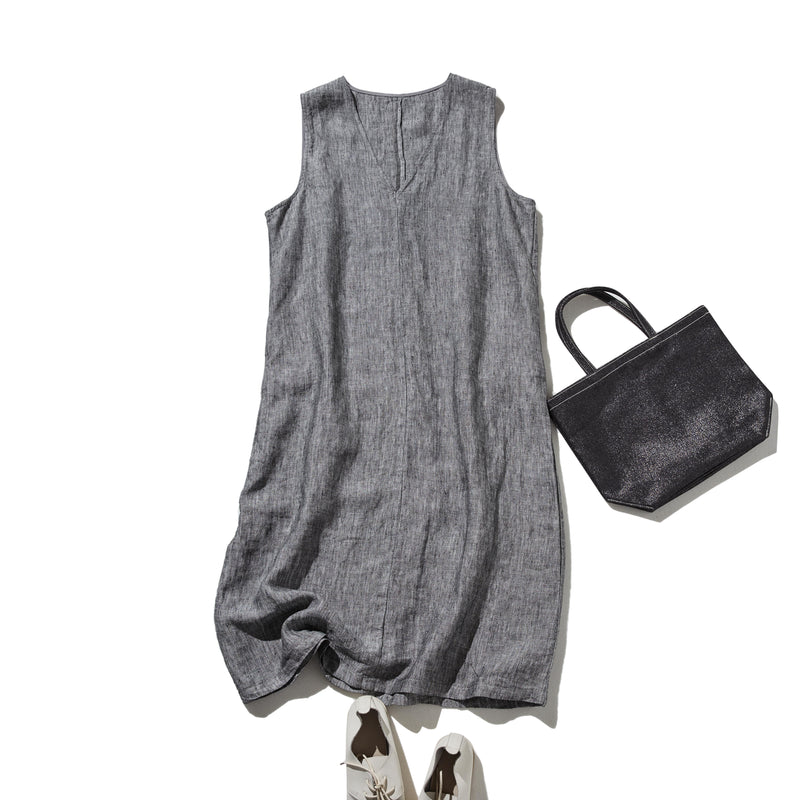 【季節を超えて愛される】リネンワンピース　フランスリネン　Vネックノースリーブマキシ丈ワンピース　250612