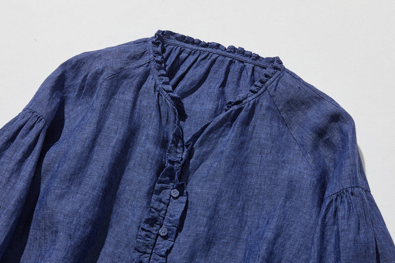 A versatile item that can be worn in any season. French linen blouse 250213